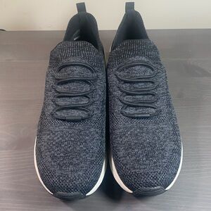 Women’s Sketchers Bobs Sparrow with Memory Foam, size 9